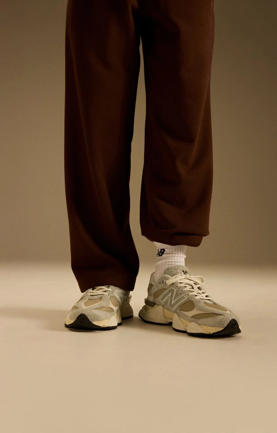 Person wearing new balance 9060s